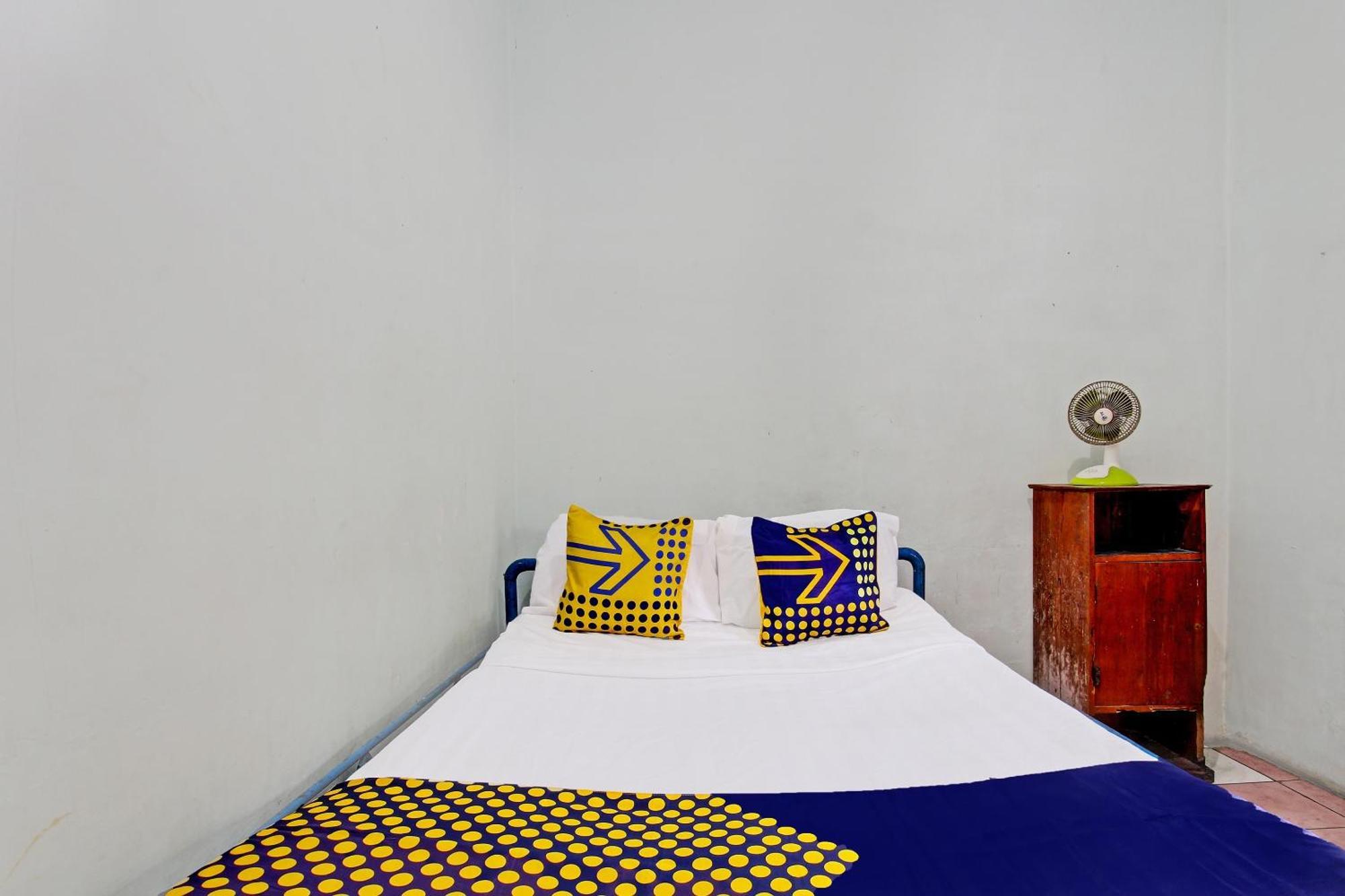 Spot On 92336 Hotel Sukowati Solo Buitenkant foto