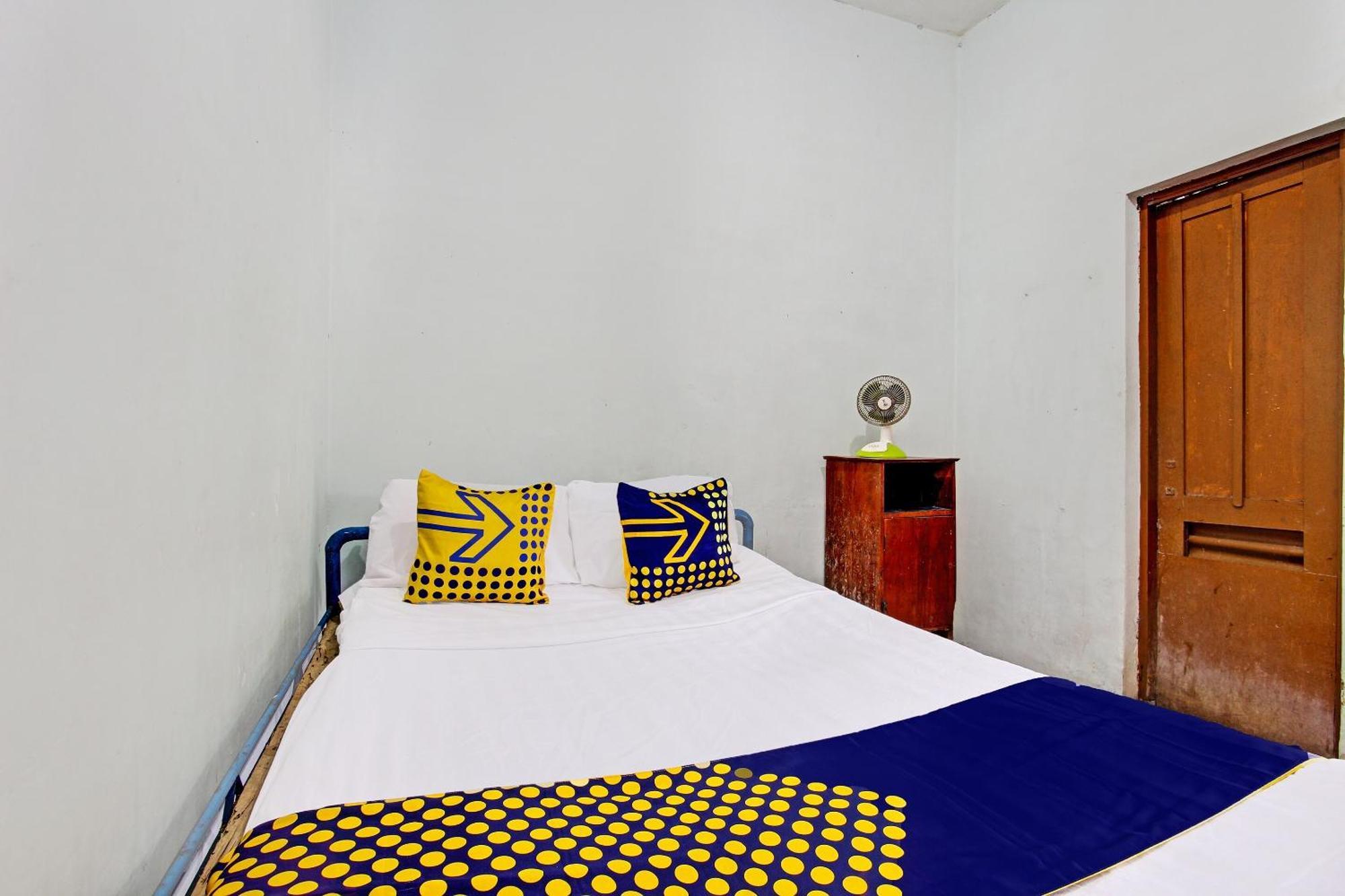 Spot On 92336 Hotel Sukowati Solo Buitenkant foto